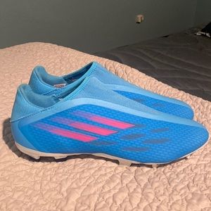 NWOT adidas Speedflow.3 Laceless Soccer cleats